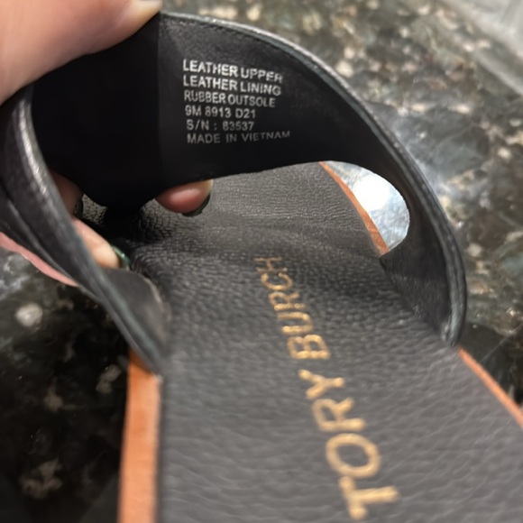 Tory Burch sandals size 9
Like new condition - Picture 3 of 5